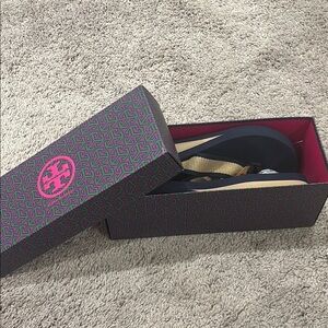 Tory Burch Gold and Tan Sandals Elegant Design